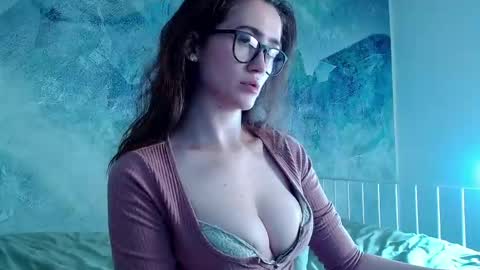 Lina online show from 05-15-26, 10:50