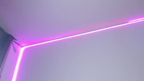 Snapshot of innocent_fox chatting on 11-21-25, 08:51 Abril online show from 11-21-25, 08:51