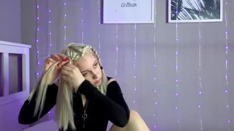 Snapshot of innocent_girll chatting on 01-15-26, 03:05 Kate online show from 01-15-26, 03:05