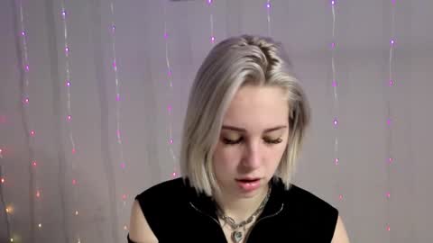 Snapshot of innocent_girll chatting on 02-01-26, 05:00 Kate online show from 02-01-26, 05:00