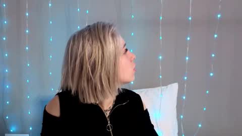 Snapshot of innocent_girll chatting on 02-03-26, 06:22 Kate online show from 02-03-26, 06:22