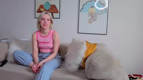 Snapshot of innocent_girll chatting on 02-20-26, 06:26 Kate online show from 02-20-26, 06:26