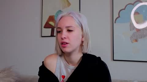 Snapshot of innocent_girll chatting on 02-22-26, 03:51 Kate online show from 02-22-26, 03:51