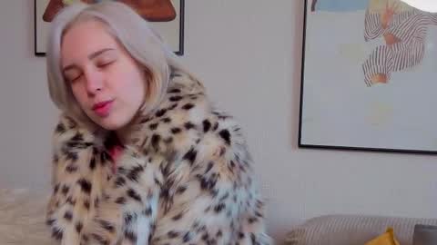 Snapshot of innocent_girll chatting on 02-26-26, 03:16 Kate online show from 02-26-26, 03:16