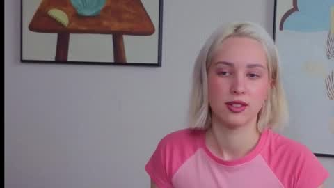 Snapshot of innocent_girll chatting on 03-10-26, 03:44 Kate online show from 03-10-26, 03:44