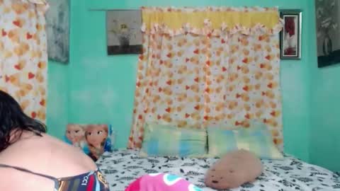 Snapshot of inocent_joy chatting on 03-25-26, 12:44 inocent_joy online show from 03-25-26, 12:44