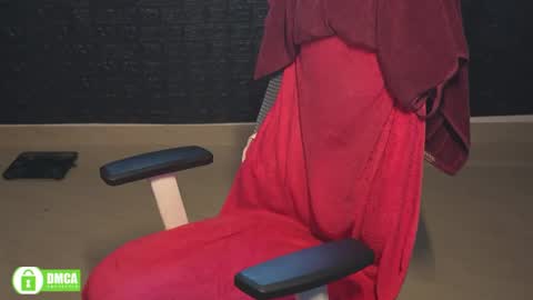 Snapshot of insanestud_miles chatting on 05-30-26, 05:59 Miles online show from 05-30-26, 05:59