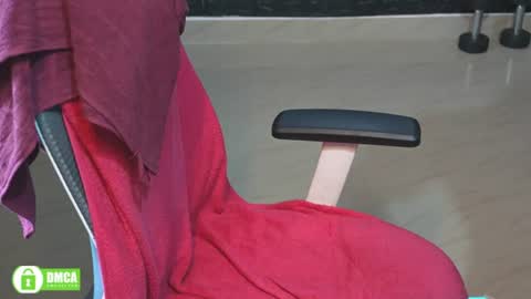 Snapshot of insanestud_miles chatting on 06-14-26, 04:03 Miles online show from 06-14-26, 04:03