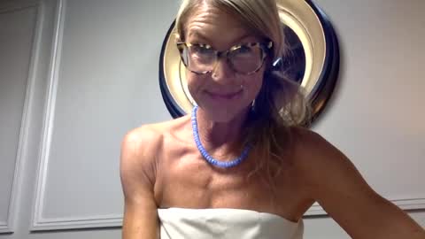 Snapshot of insatiablekate chatting on 07-31-26, 10:42 Insatiablekate online show from 07-31-26, 10:42