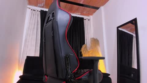 Brayan Chavez online show from 04-28-26, 01:59