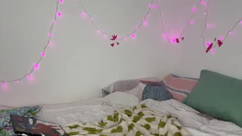 Snapshot of inspirebyeva chatting on 01-09-26, 02:20 Eva online show from 01-09-26, 02:20