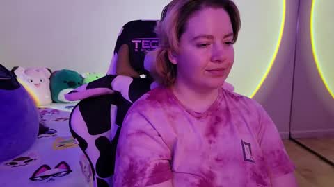 Faye online show from 01-22-25, 06:10