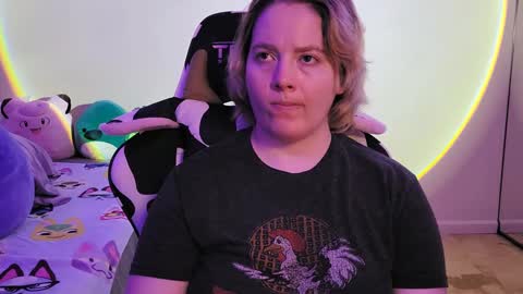 Faye online show from 02-28-25, 05:26