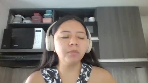 Snapshot of inthegreenway chatting on 12-17-25, 02:01 Iris 3 online show from 12-17-25, 02:01