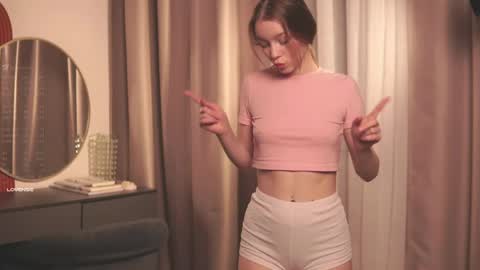 Avie online show from 04-21-26, 06:44