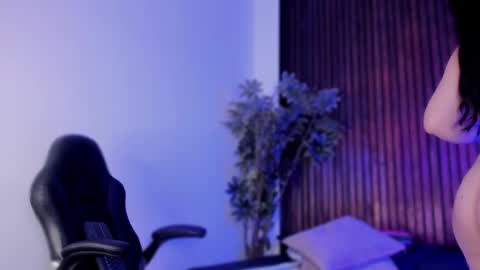 io_chie_ online show from 10-14-25, 04:41