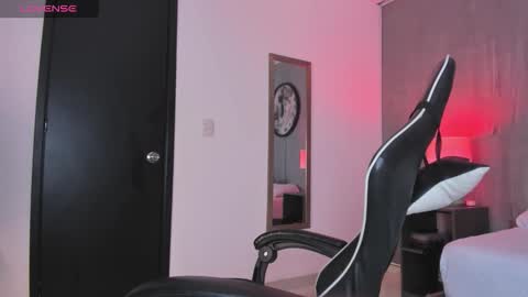 Snapshot of iraide_villan chatting on 02-25-26, 12:15 I R A I D E online show from 02-25-26, 12:15