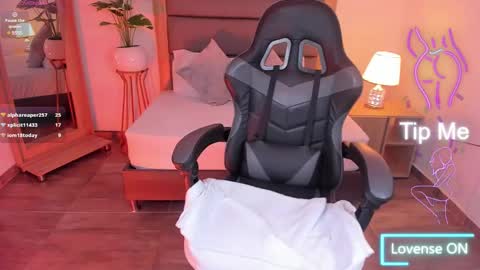 Irantzu online show from 02-11-25, 03:29