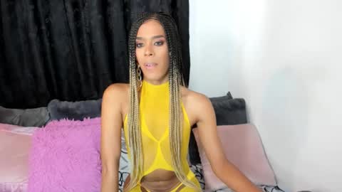 Snapshot of irenephill chatting on 03-06-25, 08:59 Irene Aguirre online show from 03-06-25, 08:59