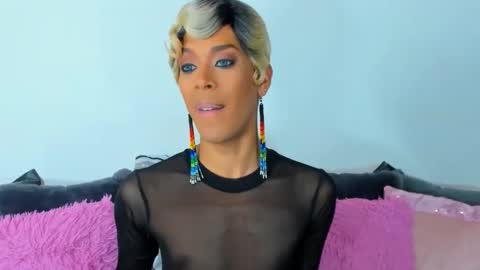 Snapshot of irenephill chatting on 09-25-25, 01:42 Irene Aguirre online show from 09-25-25, 01:42