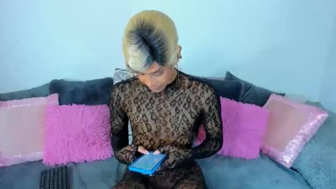 Snapshot of irenephill chatting on 10-14-25, 04:02 Irene Aguirre online show from 10-14-25, 04:02