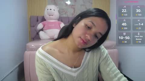 Snapshot of irina_evans_s1 chatting on 10-10-25, 05:01 Irina online show from 10-10-25, 05:01