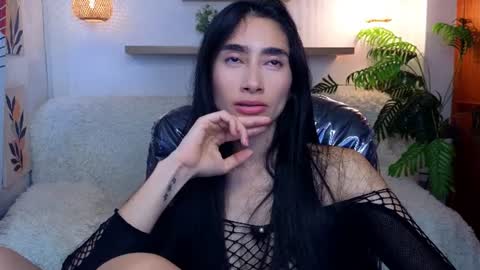Snapshot of iris_cam_ chatting on 06-12-26, 04:06 iris online show from 06-12-26, 04:06