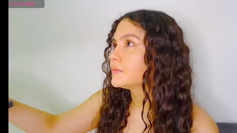 Snapshot of iris_caprice chatting on 12-21-25, 01:35 Instagram iris caprice online show from 12-21-25, 01:35