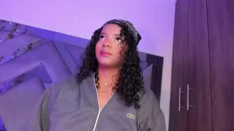 Snapshot of iris_hott1 chatting on 12-15-24, 02:37 iris online show from 12-15-24, 02:37