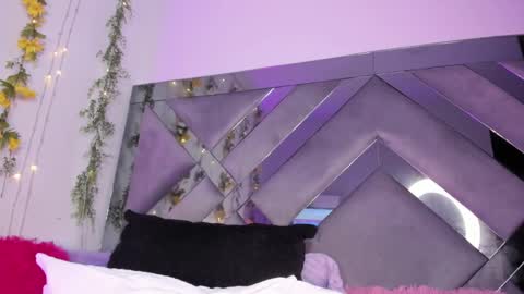 Snapshot of iris_hott1 chatting on 01-01-25, 12:21 iris online show from 01-01-25, 12:21