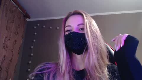 Lily online show from 10-14-25, 03:24