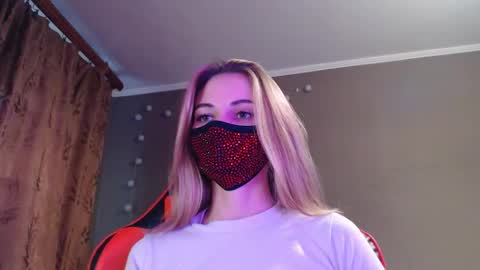 Lily online show from 10-24-25, 02:02