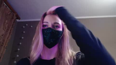 Lily online show from 10-27-25, 05:28