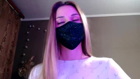 Lily online show from 04-15-26, 07:58