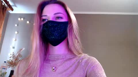 Lily online show from 04-22-26, 03:24