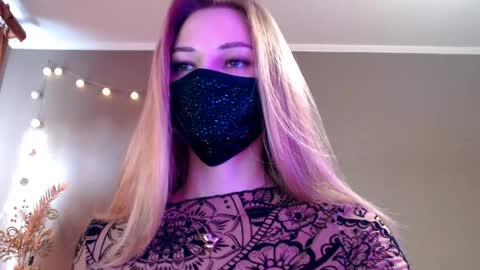 Lily online show from 04-25-26, 03:31