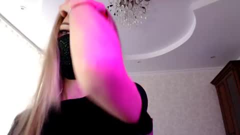 Snapshot of iris_lave chatting on 07-22-26, 02:31 Lily online show from 07-22-26, 02:31