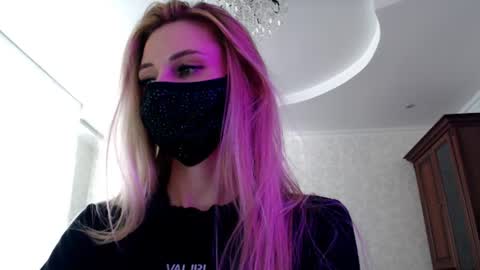 Snapshot of iris_lave chatting on 07-28-26, 03:21 Lily online show from 07-28-26, 03:21