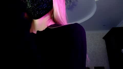 Snapshot of iris_lave chatting on 07-28-26, 06:20 Lily online show from 07-28-26, 06:20