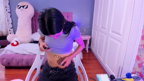 Snapshot of iris_stone_ chatting on 12-21-24, 10:40 Iris online show from 12-21-24, 10:40