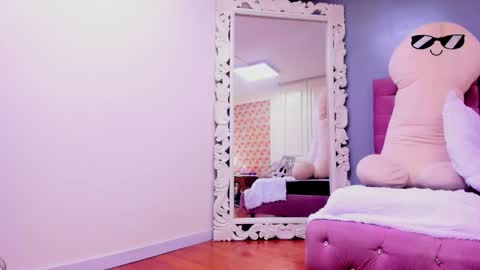 Snapshot of iris_stone_ chatting on 01-14-25, 01:28 Iris online show from 01-14-25, 01:28