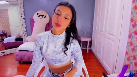 Snapshot of iris_stone_ chatting on 01-15-25, 10:27 Iris online show from 01-15-25, 10:27