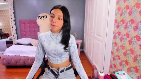 Snapshot of iris_stone_ chatting on 03-10-25, 08:01 Iris online show from 03-10-25, 08:01