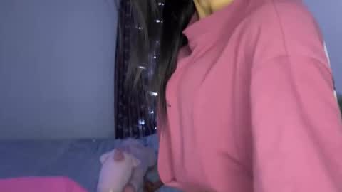 Snapshot of iris_stone_ chatting on 10-05-25, 06:39 Iris online show from 10-05-25, 06:39