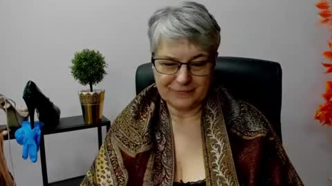 I R I S online show from 02-18-25, 10:49