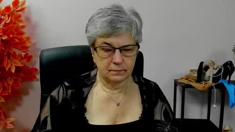I R I S online show from 11-18-25, 07:13