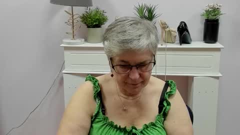 I R I S online show from 11-21-25, 07:51