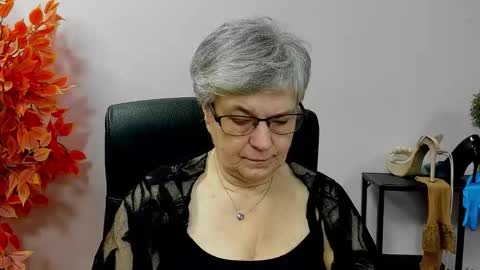 I R I S online show from 11-25-25, 07:19