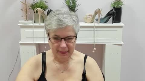 I R I S online show from 12-22-25, 07:16