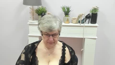 I R I S online show from 02-16-26, 07:04
